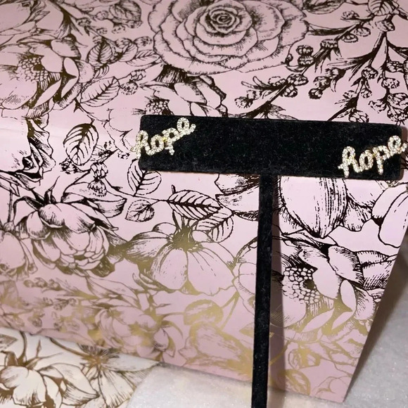 GOLD TONE DIAMOND PETITE SCRIPT HOPE EARRINGS POST BACK - Picture 7 of 8